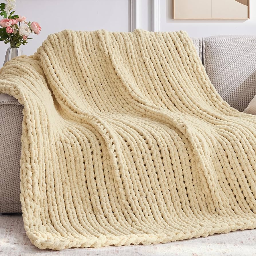 Chunky Knit Throw Blanket — Soft Oversized Knitted Throw for Sofa & Bed