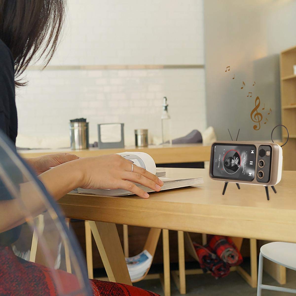 Retro Mini TV Bluetooth Speaker & Phone Holder | 2 - in - 1 Portable Wireless Audio - Quincelle.co